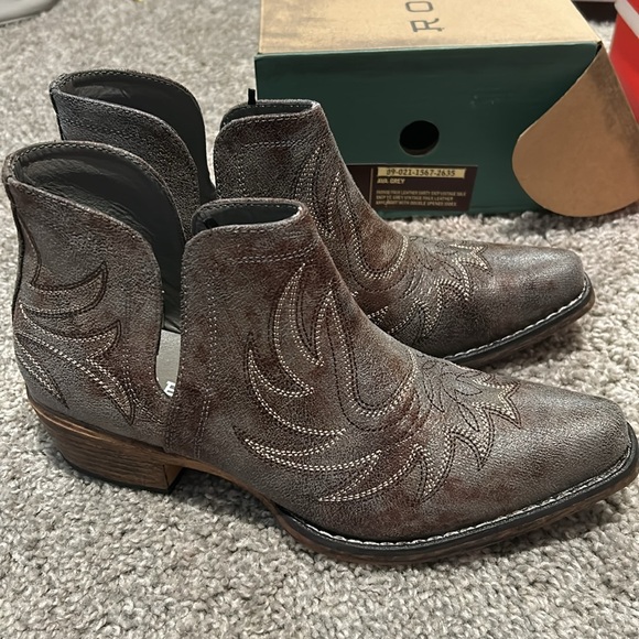 Roper Ankle Boot - Picture 3 of 6